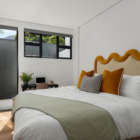 Neighbourgood 1St Crescent Camps Bay Hotel Kaapstad Buitenkant foto