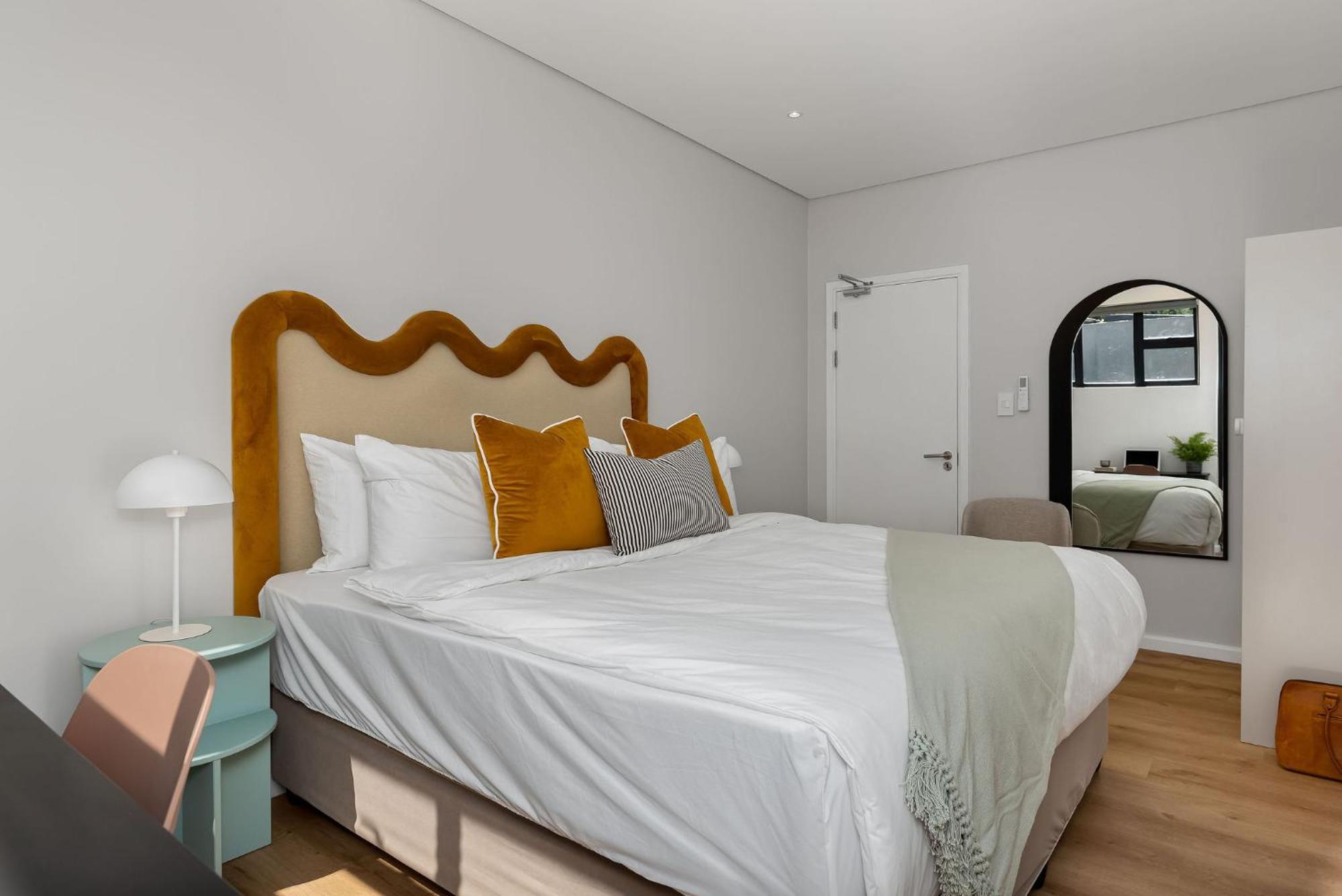 Neighbourgood 1St Crescent Camps Bay Hotel Kaapstad Kamer foto