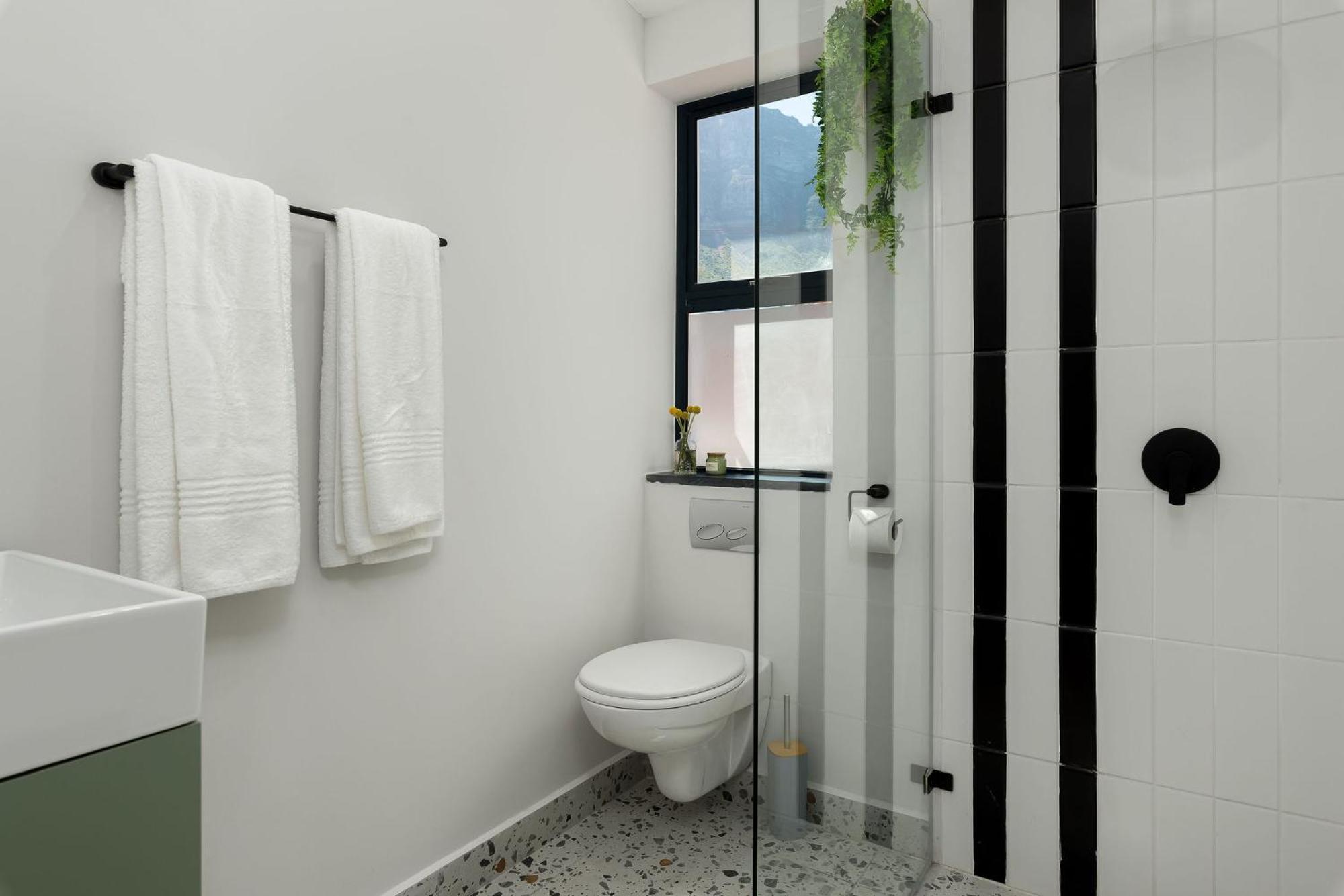 Neighbourgood 1St Crescent Camps Bay Hotel Kaapstad Kamer foto