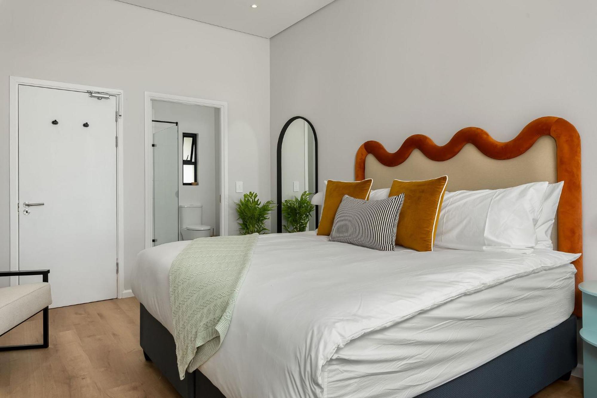 Neighbourgood 1St Crescent Camps Bay Hotel Kaapstad Kamer foto